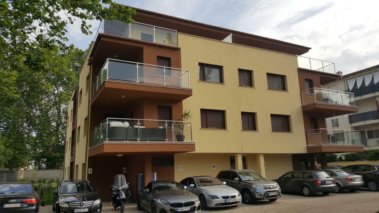 Balaton&Center Wellness Apartman Siófok Exterior foto