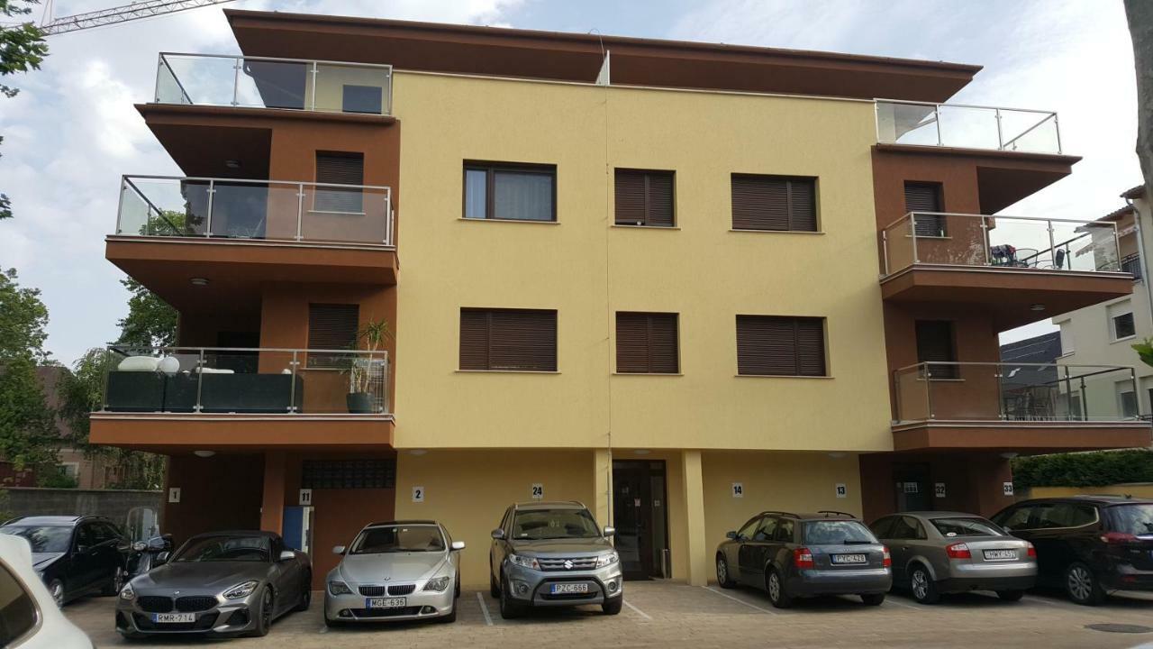 Balaton&Center Wellness Apartman Siófok Exterior foto